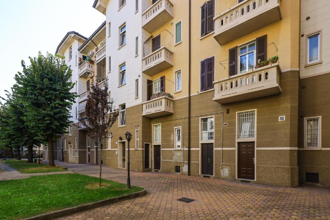 Paki Home Nel Cuore Dei Navigli Di Milano Exterior foto